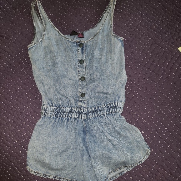 Jean romper - Picture 1 of 5